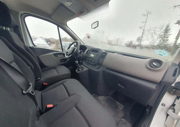Renault Trafic cena 81180 przebieg: 124395, rok produkcji 2017 z Ozimek małe 92